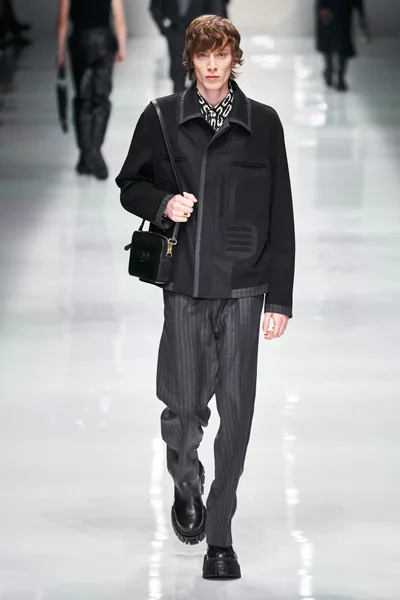 Look 7